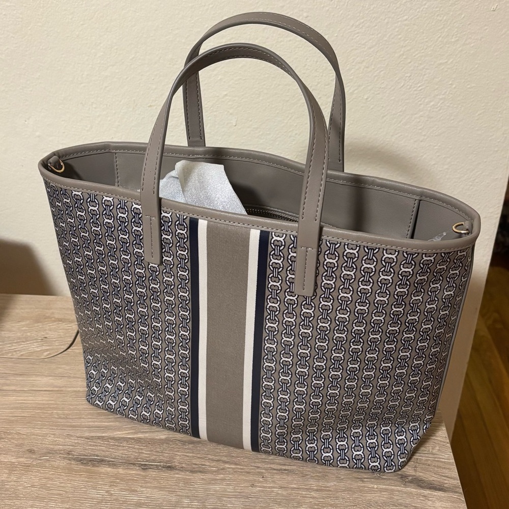 Tory Burch Gemini link small zip top tote NWOT - Picture 3 of 4